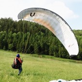 Grzmiąca Paraglideing Fly